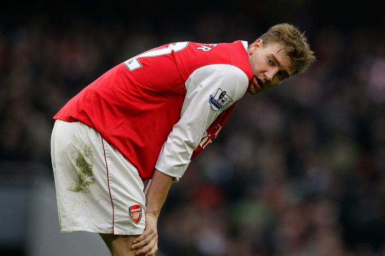 udkig. Nicklas Bendtner har lidt over en måned til at finde en ny klub. Transfervinduet smækker ved indgangen til september. 