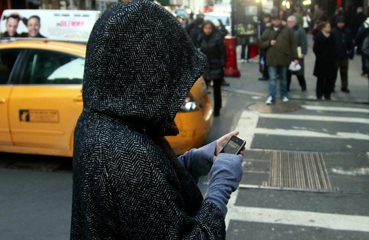 Sikkerhed. En ny virus kan ikke bare skaffe sig adgang til dine billeder, men  også til kalenderen, dine kontakter og opkaldsoplysninger. 