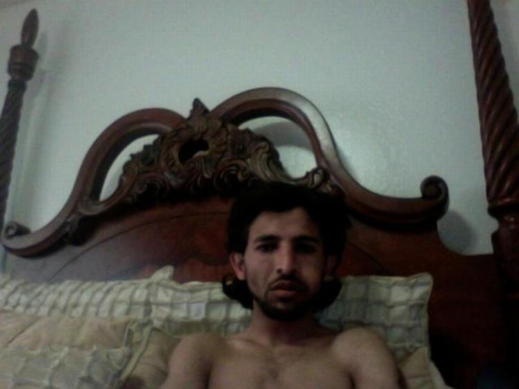 Fanget. Manden på billedet blev anholdt i USA, efter blandt andre dette billede afslørede brug af Joshua Kaufmans MacBook. 