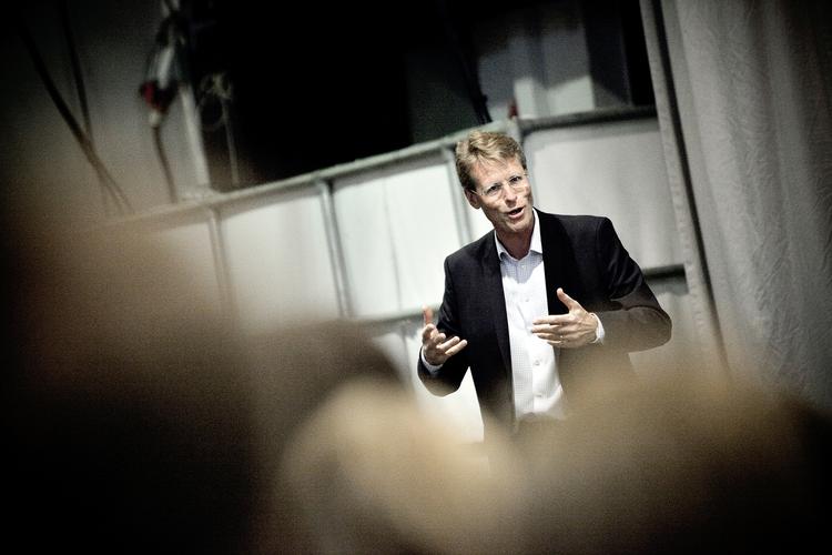 Samfundsdebat. Bo Lidegaard ønsker en debat om et dansk samfund, der rummer flere forskellige kulturer. Den ønsker Dansk Folkeparti ikke at deltage i, mener chefredaktøren. 