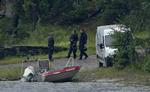 efterforskning. I dagene efter terrorangrebet på Utøya foretog politiet en omfattende undersøgelser på øen. 