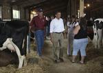charmeoffensiv. Præsident Barack Obama har netop været på en rundtur i flere stater. Her er han til Whiteside County Fair i Illinois. 