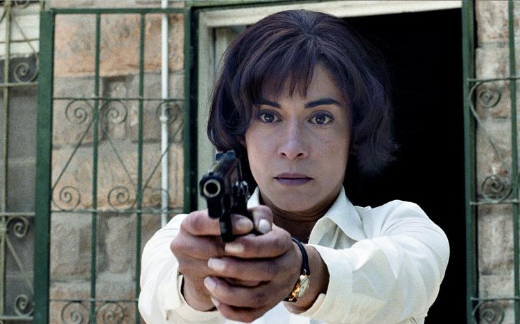 Hård skæbne. Lubna Azabal er uforglemmelig som den unge kristne Narwal, der bliver gravid med en palæstinenser, som bliver dræbt af hendes familie, mens det nyfødte barnet  bliver afleveret på børnehjem. 