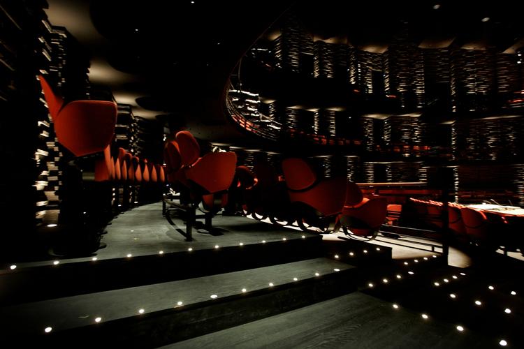 Forsalg. Faldet i forsalg behøves ikke nødvendigvis at være ensbetydende med en billetkrise for de københavnske teatre. Det kan også blot være forbrugsmønstret, der har ændret sig. 