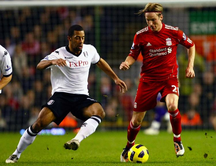 Transfer. Christian Poulsen er ikke inde i varmen hos manager Kenny Dalglish, og vil væk fra Liverpool. 