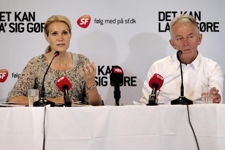 Valgstart. Helle Thorning-Schmidt og Villy Søvndal på Ryslinge Højskole på Fyn i dag, hvor de to partiledere skød deres valgkamp i gang ved et debatarrangement. 