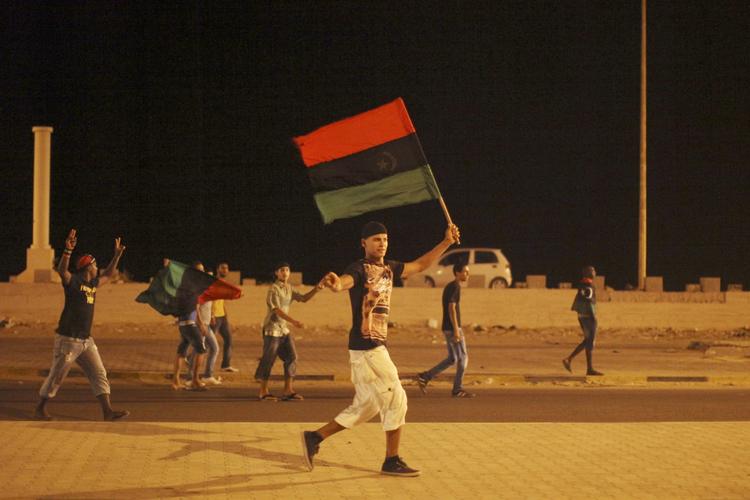 OPRØR. Sejren over Gaddafi fejres i Tripoli. 