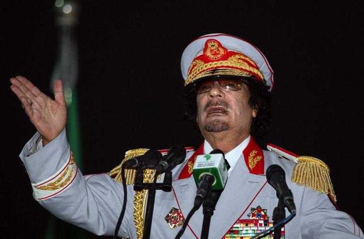 SLUTSPIL. Omverdenen forlanger, at Moamar Gaddafi trækker sig med det samme. 