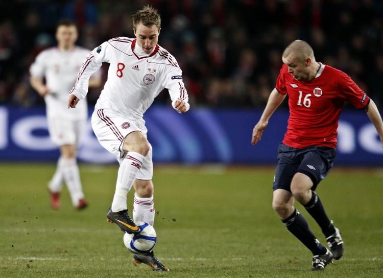 returkamp. Da det i marts blev 1-1 i Oslo spillede Christian Grindheim (th.) for Heerenveen i samme række som Christian Eriksen (tv.), men siden er nordmanden blevet FCK'er. 