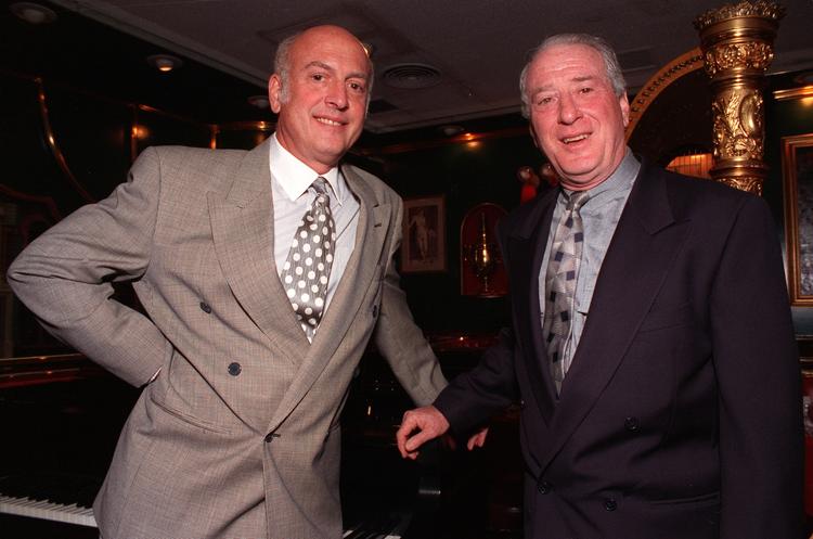 Legender. Mike Stoller (t.v.) og Jerry Leiber stod bag en lang række klassiske hits. De blev optaget i Rock'n'roll Hall of Fame i 1987. 