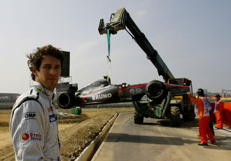 optur. I sine 18 løb i Formel 1 har Bruno Senna som bedst opnået en 14.-plads. 