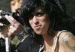 Efterforskning. Dete r endnu ikke klagtlagt, hvad der dræbte Amy Winehouse, men det var i hvert fald ikke en overdosis, fastslår obduktionsrapporten. 
