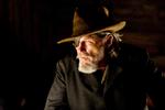 Western. Jeff Bridges gør sig godt som en hård hund af en marshall i 'True Grit'. Se den gratis i Søndermarken. 