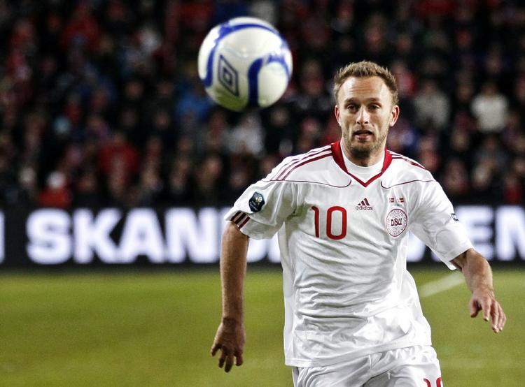 brøndby-spiller? På landsholdet har Dennis Rommedahl længe været fast mand, men han kan ikke komme på holdet i Olympiakos. Nu trænger kantspilleren desperat til spilletid. 