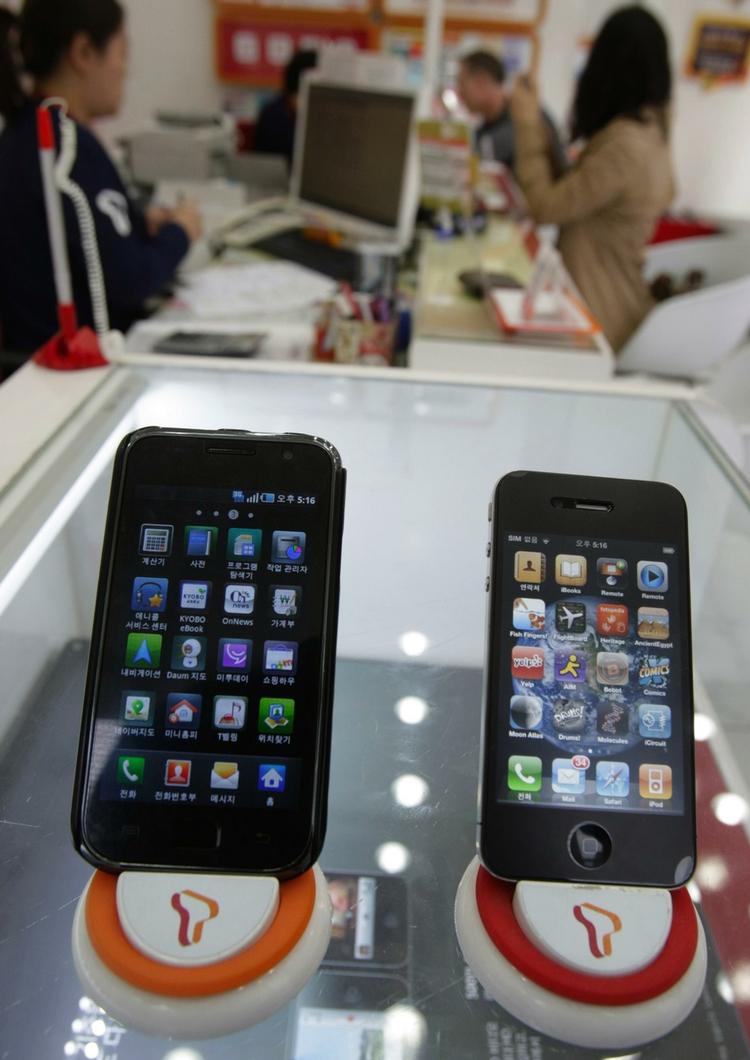 KRIG. Giganternes kamp står lige for tiden mellem Apple og Samsung. 