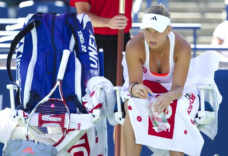 rådgiver. Caroline Wozniacki har søgt nye løsninger og inspiration ved at ansætte en ny træner. Men faderen, Piotr Wozniacki, vil fortsat være med den danske verdensetter på sidelinjen. 