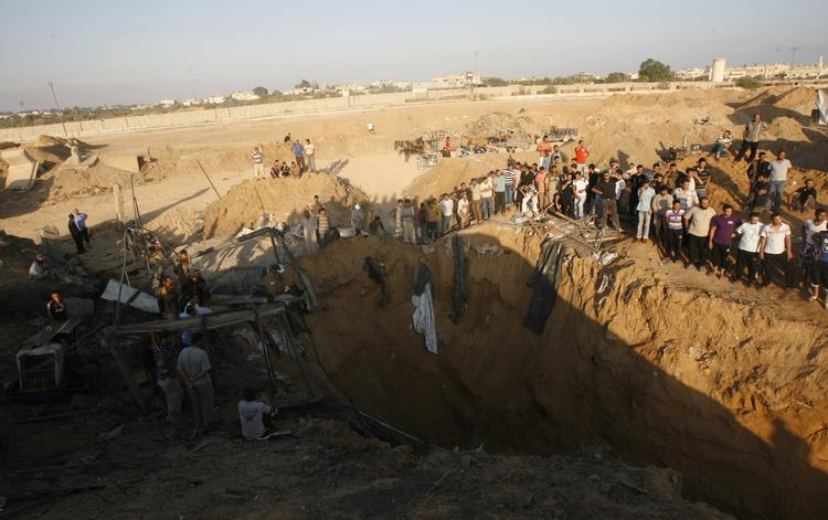 Missilangreb. Flere israelske missiler er blevet affyret i går og tidligt i dag langs landets grænse til Gaza. 