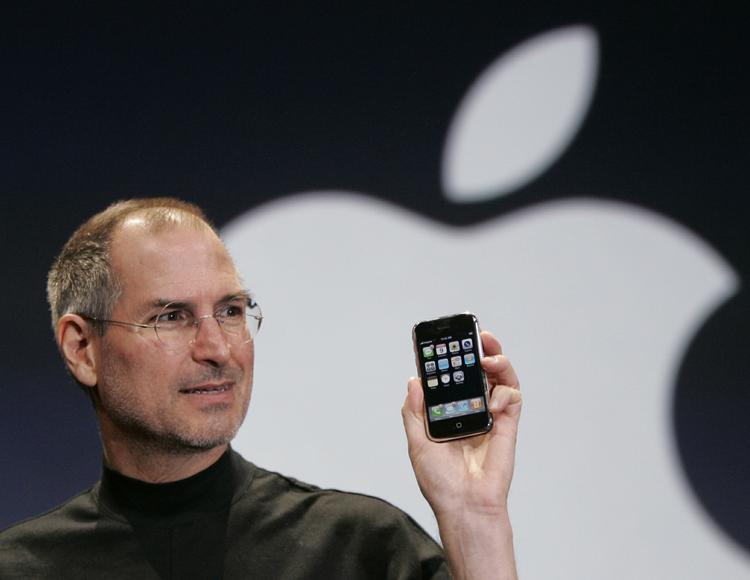 EXIT. Steve Jobs forlader posten som topchef for Apple. 
