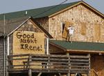 Beredt. Amerikanere langs den amerikanske østkyst er parat til orkanen Irene, der ventes at gå i land ved North Carolina fredag aften lokal tid. 