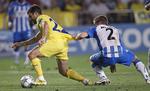 Duel. Villarreal's Giuseppe Rossi i duel mod OB's Espen Ruud. 