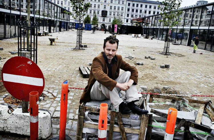 Bagmand. Der er stadig byggerod og håndværkere over det hele, men 2. september er alt forhåbentlig på plads, når arkitekten bag, Hans Peter Hagens' vision bliver virkeliggjort, og Torvehallerne åbner. 