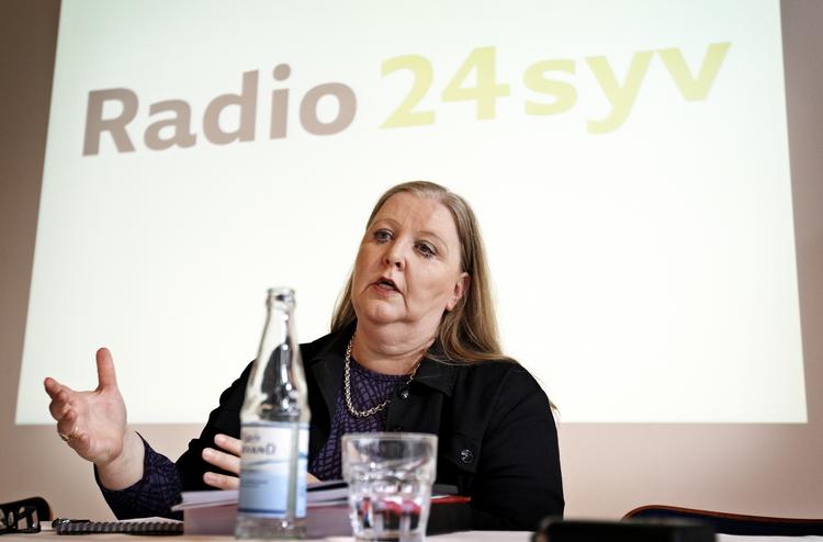 Farvel. Berlingskes topchef Lisbeth Knudsen vil måske-måske ikke lancere sit eget nyhedsbureau. Sikkert er det i hvert fald, at hun har opsagt kontakten med de danske dagblades faste nyhedsleverandør Ritzau. 