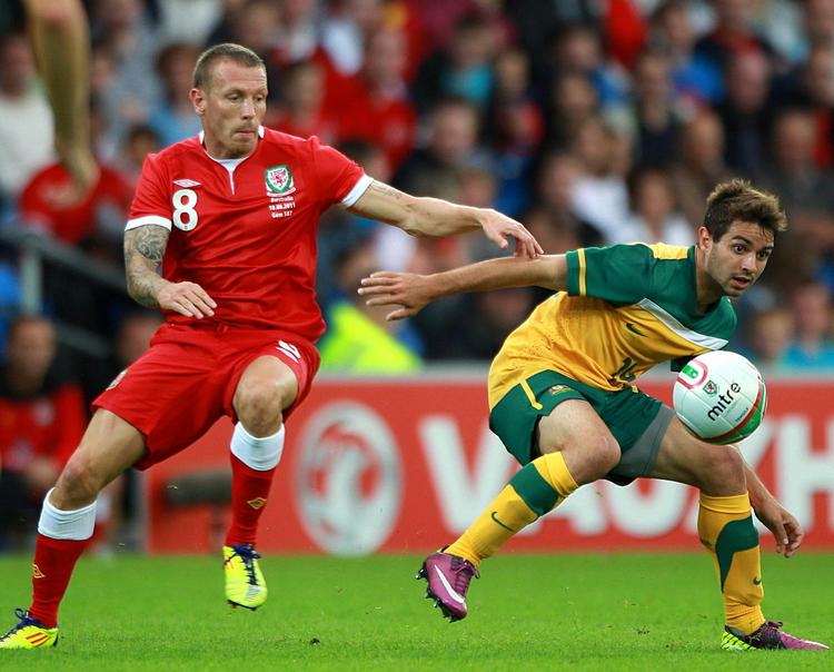 hidsigprop. Craig Bellamy (tv) er stadig en rigtig dygtig fodboldspiller, men hans temperament har arbejdet kraftigt imod hans ambitioner på banen. 