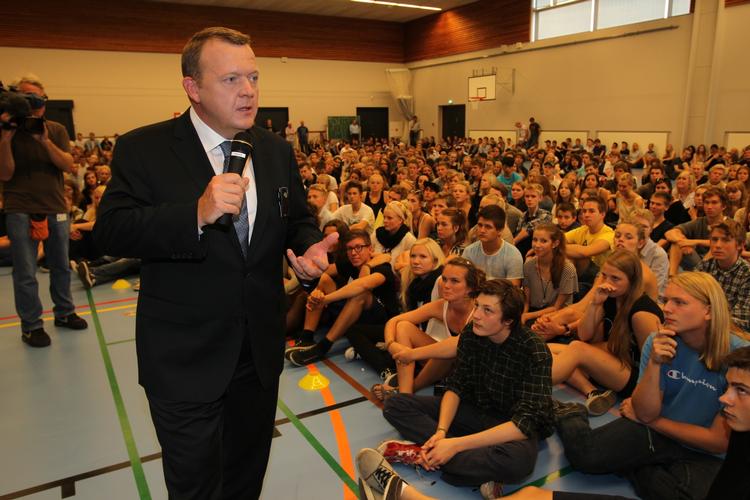 Garanti. Selv om regeringen ikke kunne få sin vækstplan igennem med Dansk Folkeparti, lover statsministeren i dag under et besøg på Virum Gymnasium, at den kommer det. 