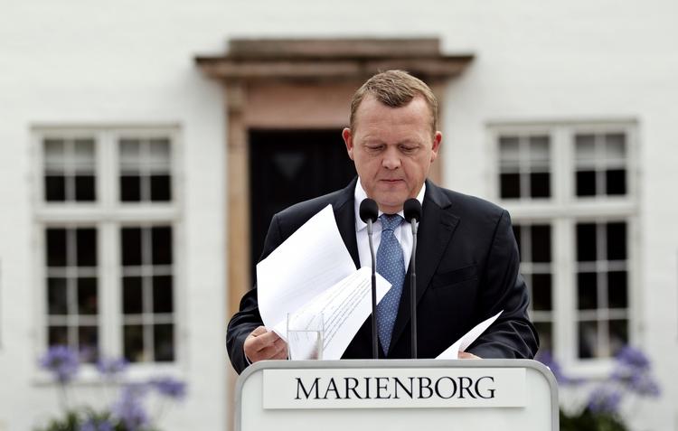 Ups. Der lød et brøl på Politikens redaktion på Rådhuspladsen, da statsministeren skød sin tale til danskerne i gang klokken 11 i dag. Det har der nok lydt mange steder i landet. Lyden manglede. Av av. 