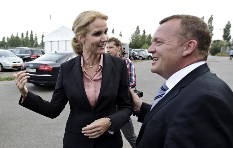 Duellanter. Helle Thorning-Schmidt og Lars Løkke Rasmussen mødtes i aftes inden en duel på tv. 