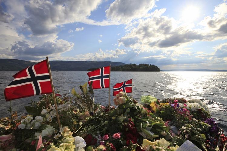 Undersøgelse. Ord som 'blodig', 'massakre' eller 'katastrofe' bliver ikke brugt ligeså hyppigt i medierne efter angrebet på Utøya. 