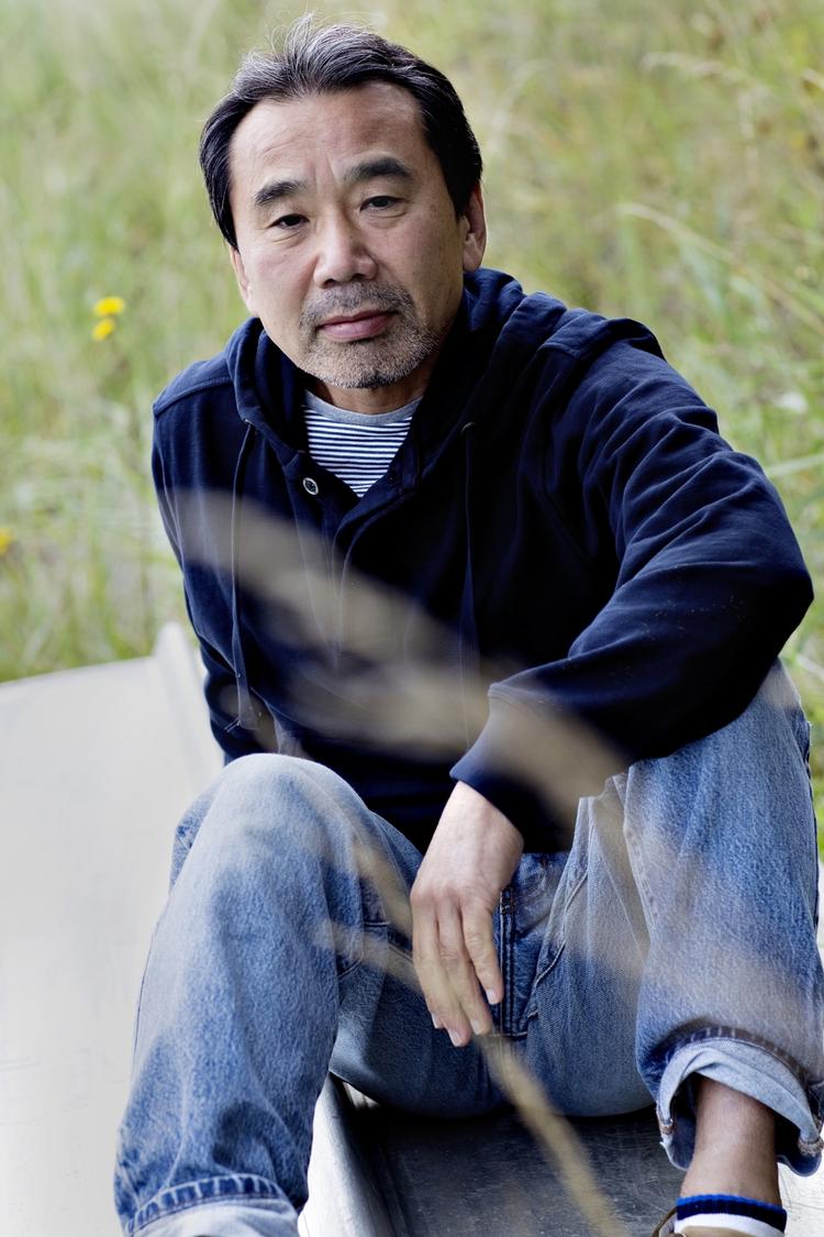 Bestseller. Haruki Murakami er én af de mest sælgende forfattere i verden. 'Norwegian Wood' er hans hidtil største succes. 