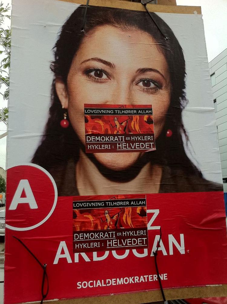 Hærværk. Natten til lørdag blev flere af det socialdemokratiske folketingsmedlem Yildiz Akdogans valgplakater udsat for politisk motiveret hærværk. 
