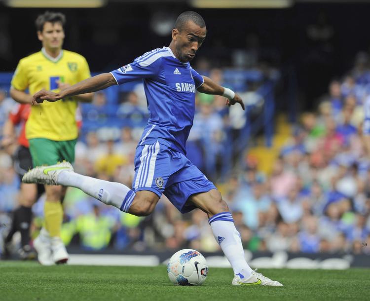svagt. Jose Bosingwa scorede et flot mål tidligt i opgøret mod Norwich, men derefter gik gassen af ballonen for det ambitiøse London-hold. 