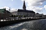 AFLYSNING. Der bliver ingen kanalrundfart for de mere end 1200 svømmere, der var tilmeldt Christiansborg Rundt i dag, lørdag. 