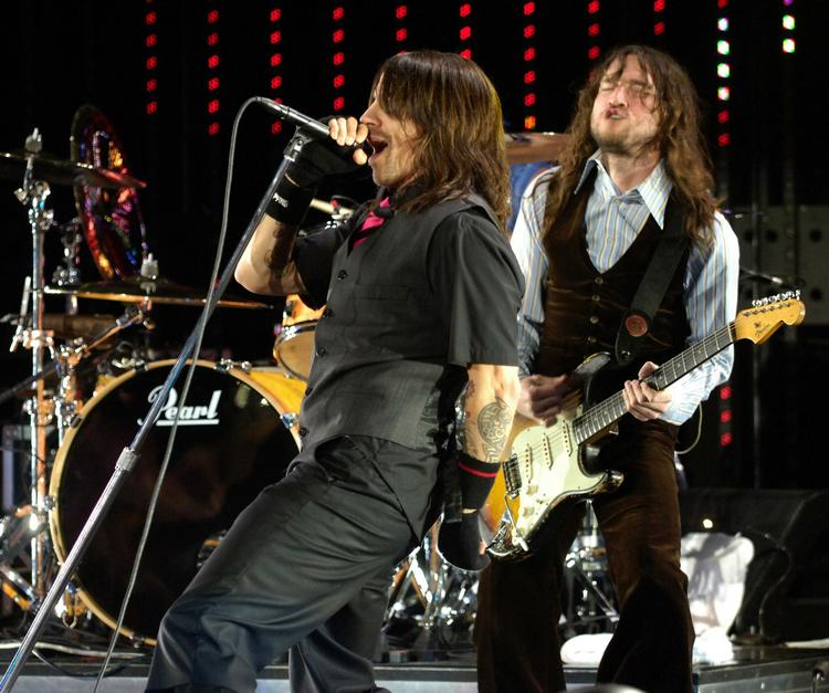 ByTheWay. Red Hot Chili Peppers sidste optræden i Danmark - på Roskilde Festival i 2007 - var skuffende. 14. oktober i Herning har de muligheden for at gøre det godt igen. 