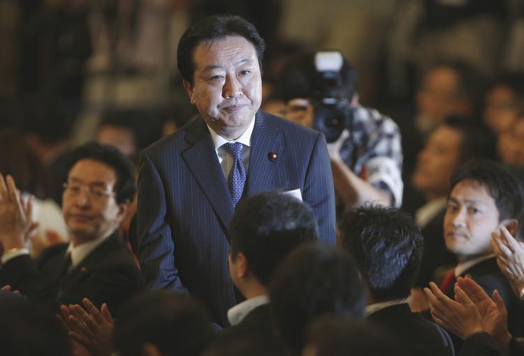 Vinder. Noda fik et stort bifald efter afstemningen i Japans Demokratiske Parti til morgen. 