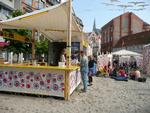 Sand by. Ikke så snart havde en slovensk arkitektgruppe læsset sand af og indrettet en 'bystrand' midt i Aarhus, før liggestolene var besat. 