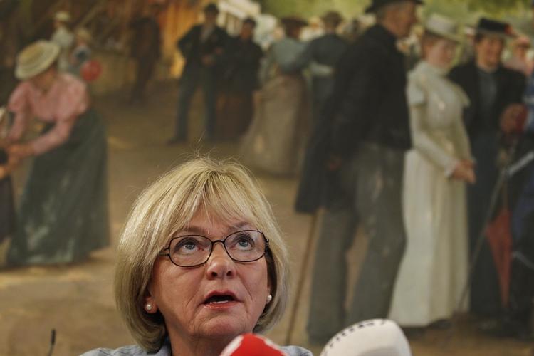 Alene. Ingen andre partier nikker til Dansk Folkepartis forslag om udlændingestramninger, som Pia Kjærsgaard i dag har fremlagt. 