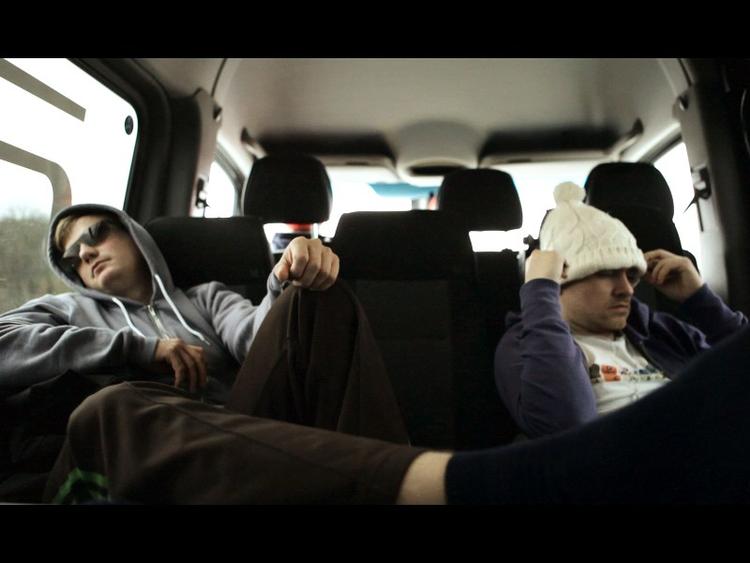 Roadtrip. De to komikere Christian Fuhlendorff og Tobias Dybvad står bag en anderledes biografoplevelse i aften. 
