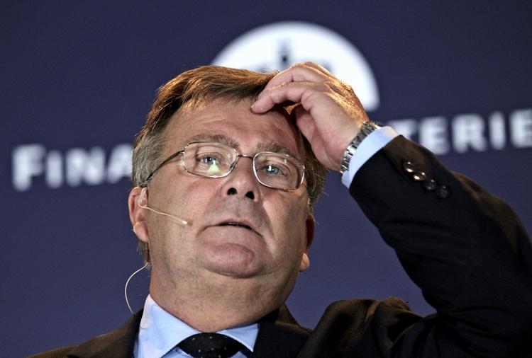 Bropanik. Claus Hjort Frederiksen beskylder S og SF for at bruge 100 milliarder kroner på Kattegatforbindelsen uden at have finansiering for det. 
