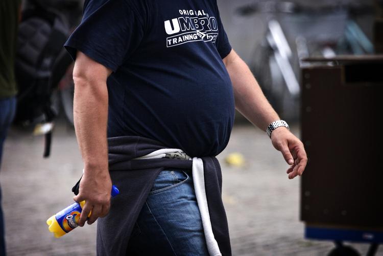 VÆGTTAB. 500 kalorier mindre om dagen giver kun et vægttab på 150 gram om ugen og ikke et halvt kilo som tidligere antaget. 