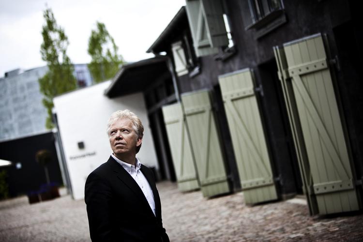 Kultur. Dirigent Mogens Dahl er ophavsmand til 'Mogens Dahl Koncertsal', som han her besøger. 