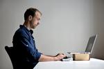 Intelligent. På IFA-messen i Berlin præsenterer Philips både en skærm, der kan fortælle, om du sidder rigtigt foran skærmen, og en skærm, der er særlig skånsom for øjnene. 