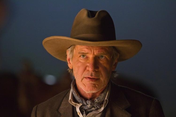 Westernhybrid. Harrison Ford har igen taget hat på. Ikke for at give den som action-arkæologen Indy, men for at bekæmpe rumvæsener i en ny genrehybrid af en film. 