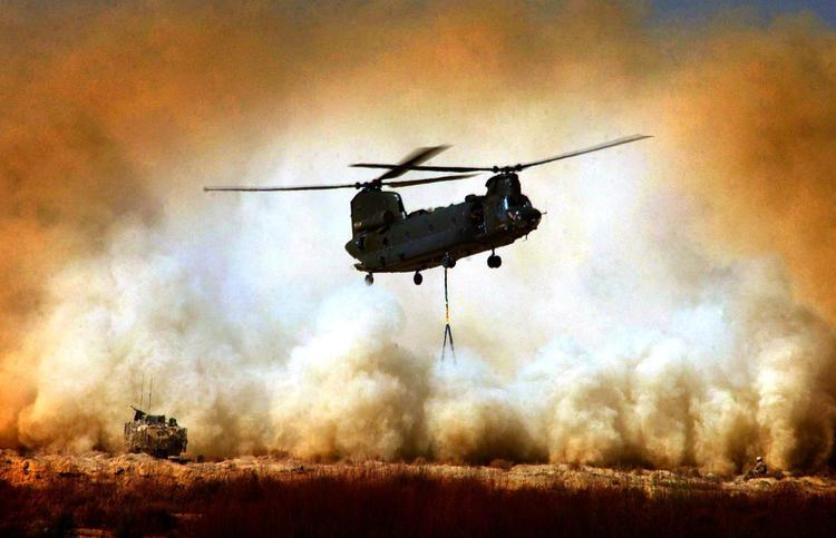 Chinook. Det var en transporthelikopter som denne på billedet, der den 6. august blev skudt ned af afghanske Talebankrigere. 