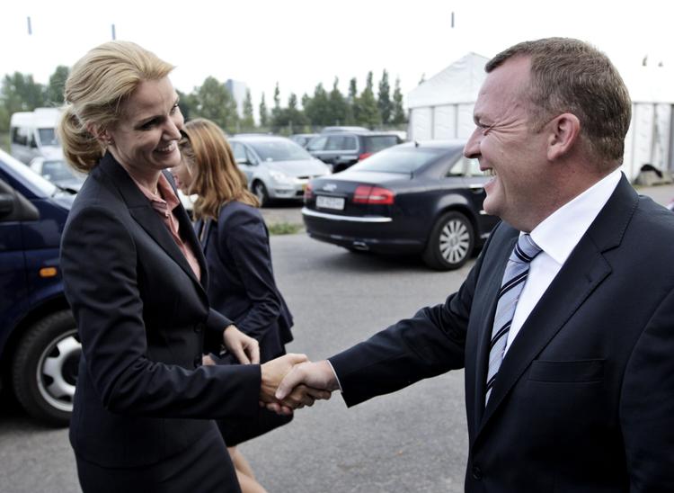 valgkamp. Gårsdagens positive væksttal rykker ikke stemmer mellem de to blokke i dansk politik. Men LArs Løkkes støtter blandt V og K's vælgere er blevet mere eller meget mere positivt stemte overfor blå blok. 