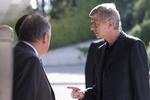 PRESSET. Arsenal-manager Arsene Wenger har en stor opgave foran sig. Henover sommeren er der blevet skiftet voldsomt ud i hans trup. 