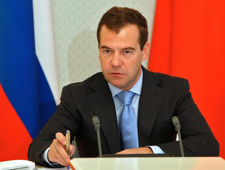 Kritisk. Rusland og præsident Medvedev har længe tøvet med at anerkende oprørerne i Libyen men har nu fulgt i det internationale samfunds fodspor. 