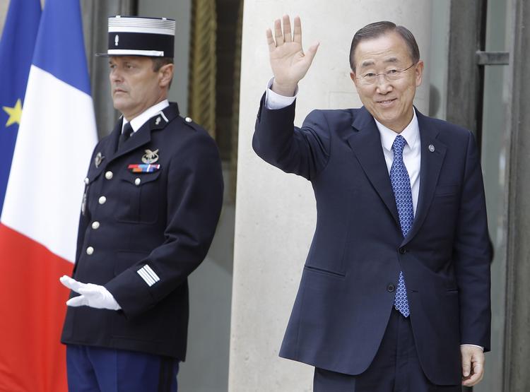 FN. Ban Ki-moon deltager i et møde i Paris mellem lande, der har anerkendt oprørernes overgangsråd i Libyen. 